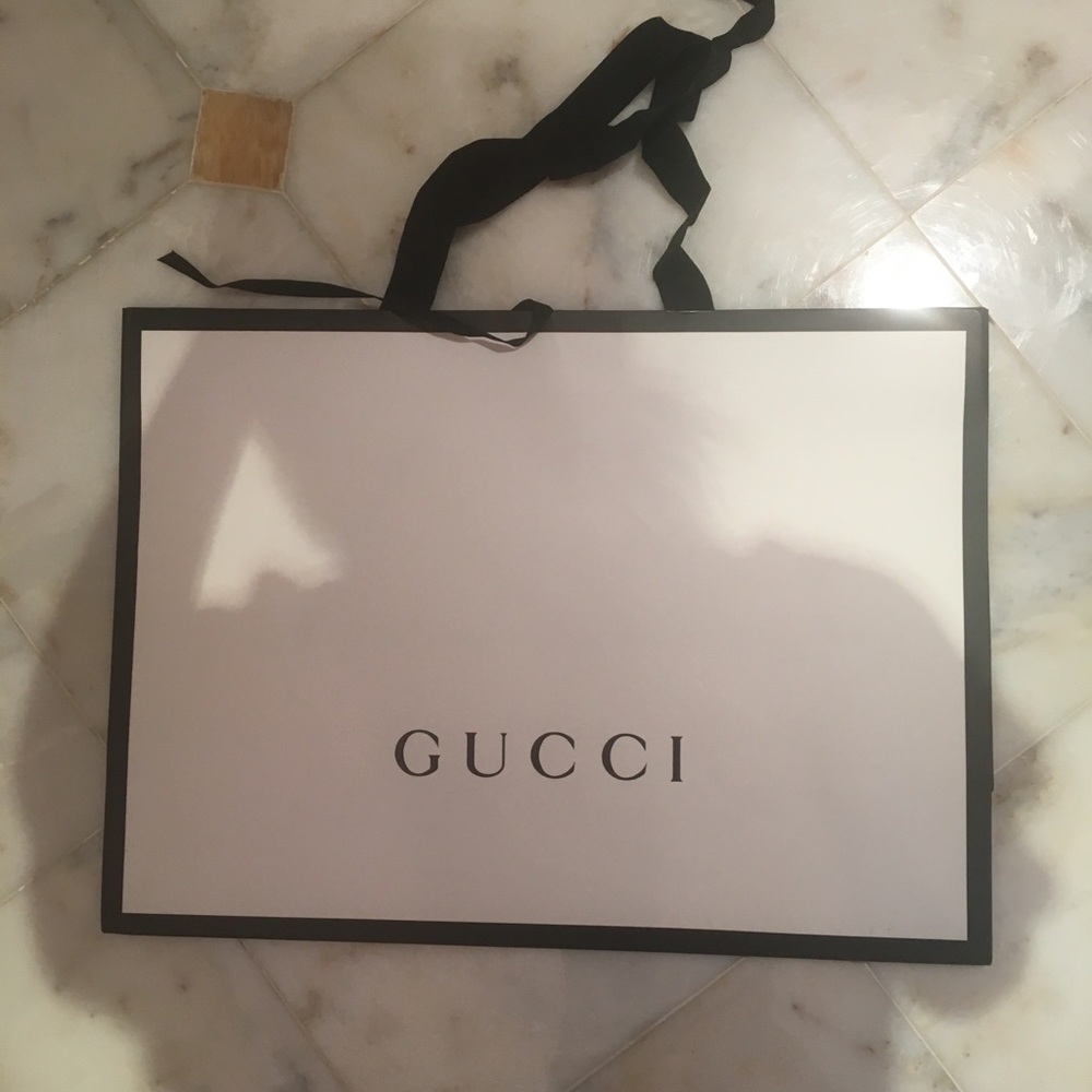 Gucci shopping bag